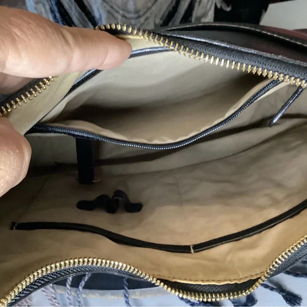 Brahmin Renee black Tuscan leather shoulder bag with croc embossed trim. - Picture 7 of 11